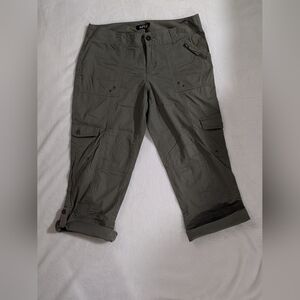 Apt. 9 Women's Light Olive Green Cargo Pants, Size 10